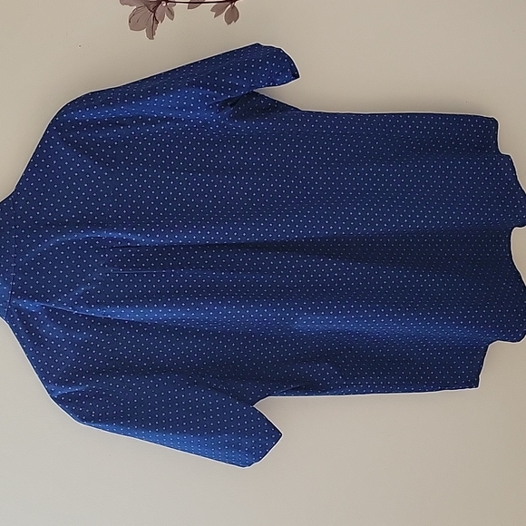 CLASSIC FIT SHIRT XL 17" - 171/2 " NECKLINE VAN HEUSEN - Picture 4 of 8